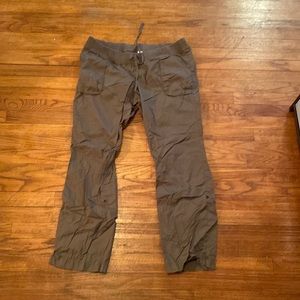 Old navy maternity pants